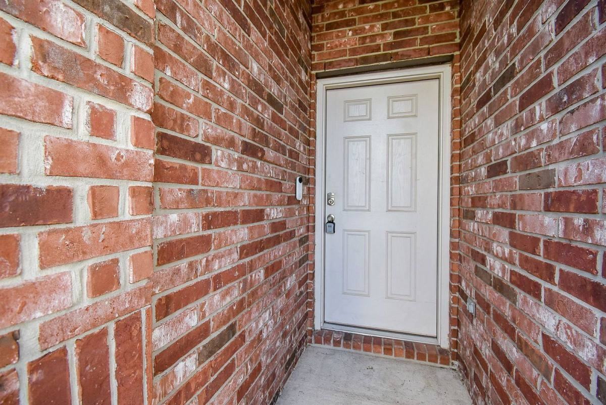 5530 Redwood Summit Ln - Photo 2 of 10