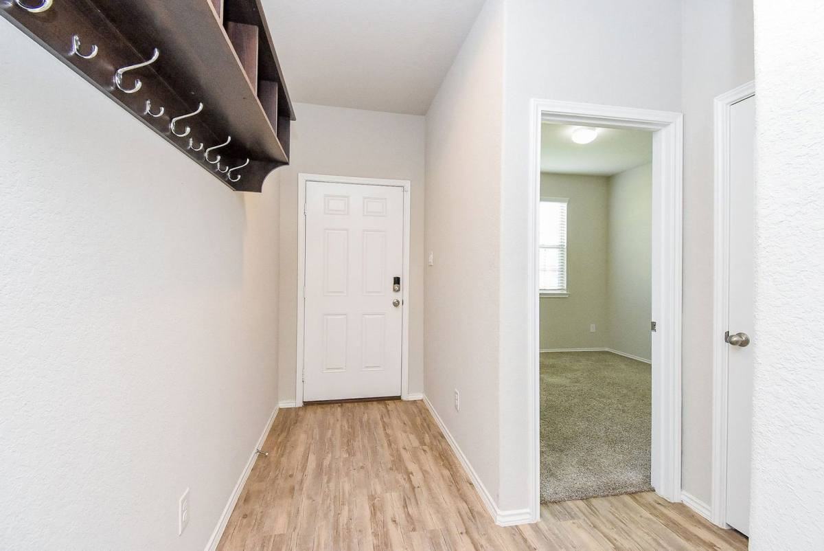 5530 Redwood Summit Ln - Photo 3 of 10