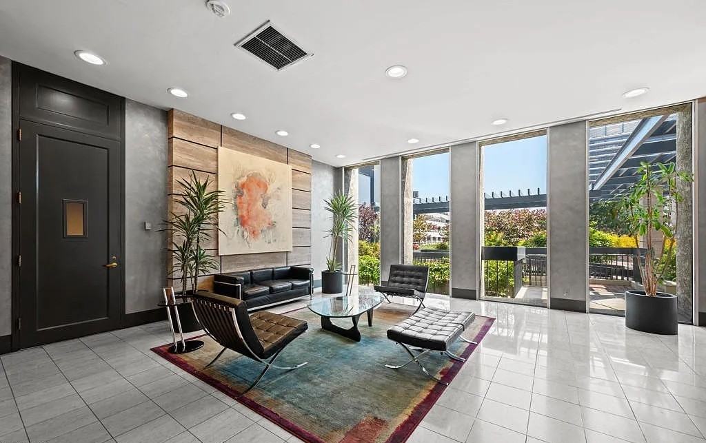 800 W 1St St - Photo 3 of 50