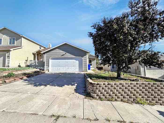 5440 Jennifer Ln - Photo 2 of 26