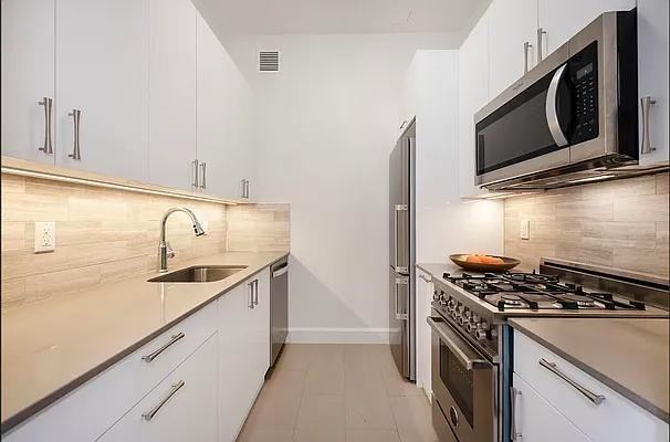 Greenwich St #3E - Photo 4 of 9