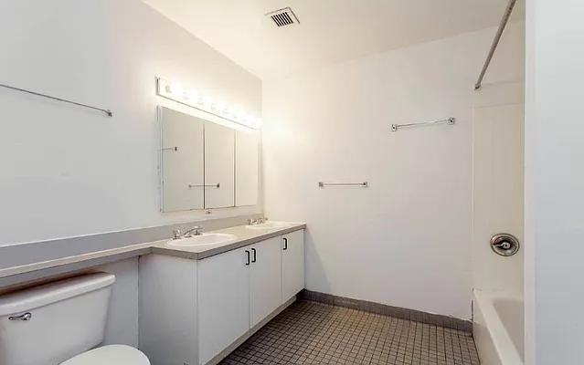 Greenwich St #3E - Photo 6 of 9