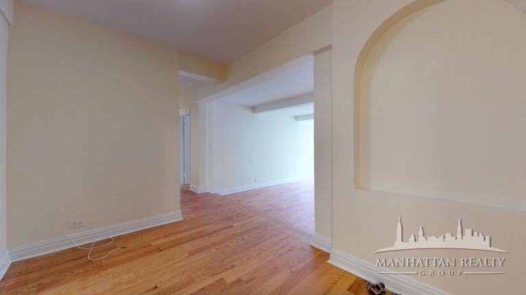 E 56th St #9C - Photo 5 of 11