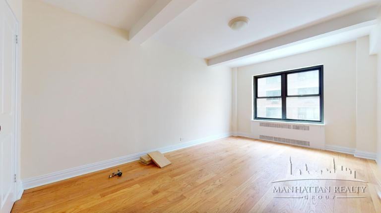 E 56th St #9C - Photo 6 of 11