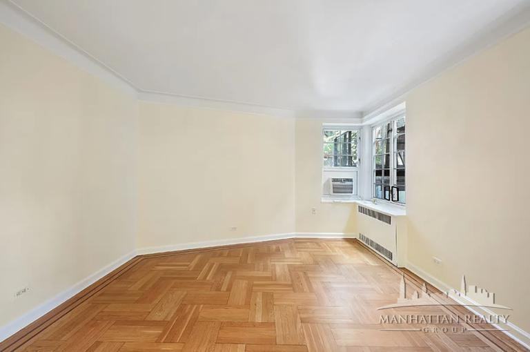 Jane St #4F - Photo 3 of 6