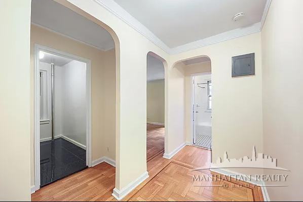 Jane St #4F - Photo 4 of 6