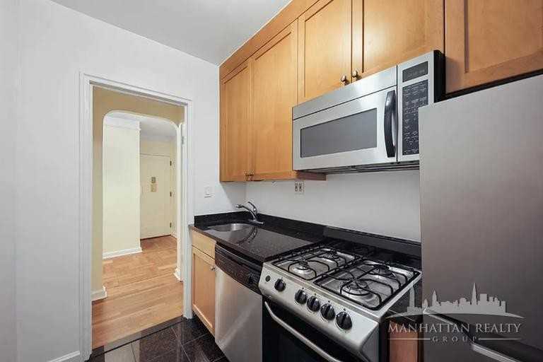 Jane St #4F - Photo 5 of 6