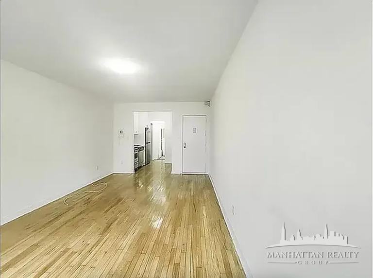 E 36th St #3G - Photo 3 of 4