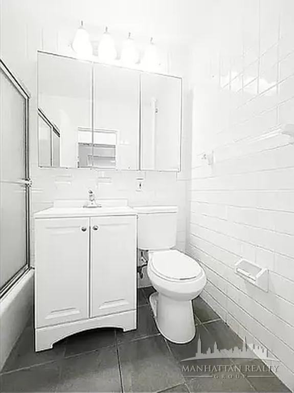 E 36th St #3G - Photo 4 of 4