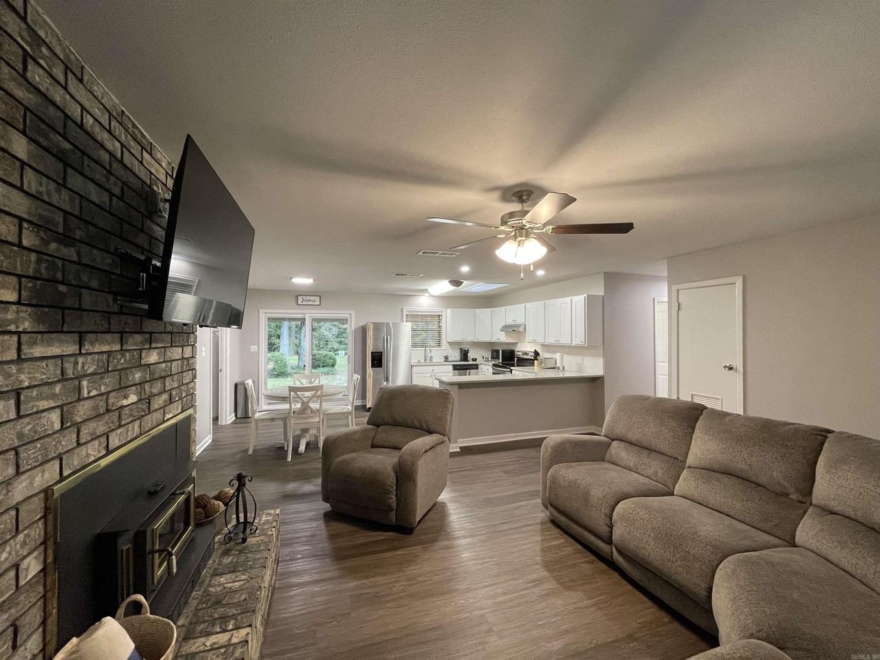 6503 Chaparral St - Photo 7 of 37