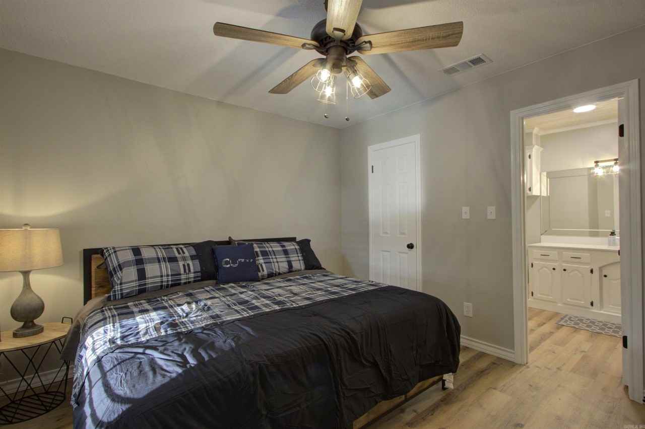 5805 Sidney Dr - Photo 5 of 30