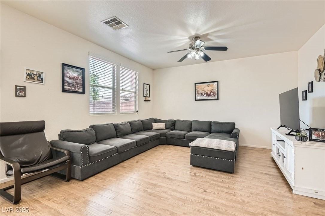 8252 Pearl Oasis Ct - Photo 4 of 28