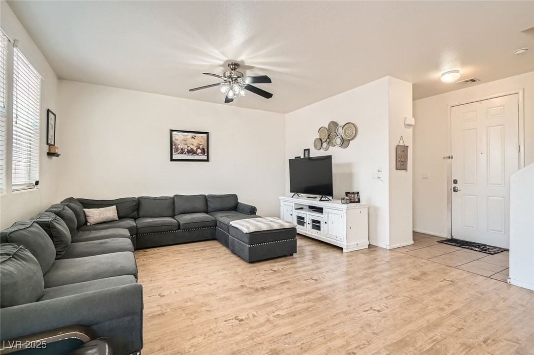 8252 Pearl Oasis Ct - Photo 5 of 28