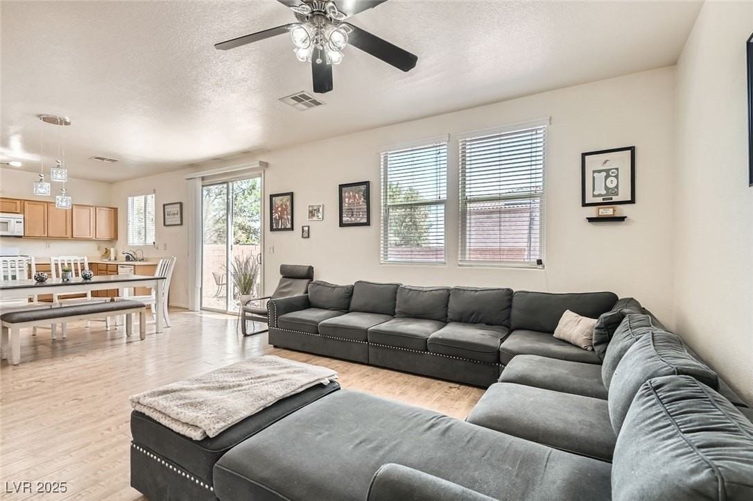 8252 Pearl Oasis Ct - Photo 6 of 28