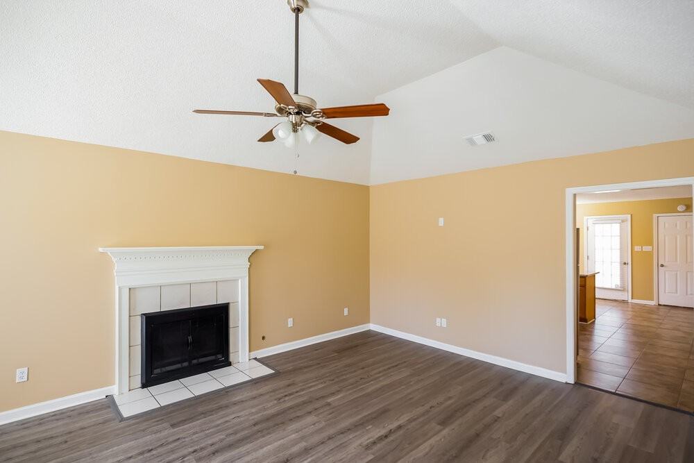 104 Stonehaven Dr - Photo 4 of 23