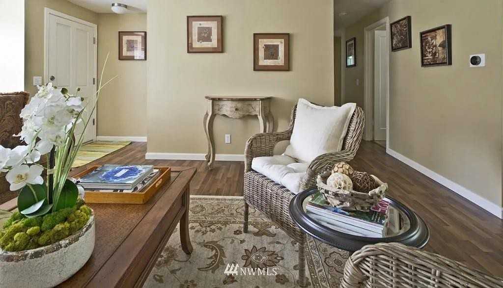 10632 Se 4th St - Photo 3 of 24