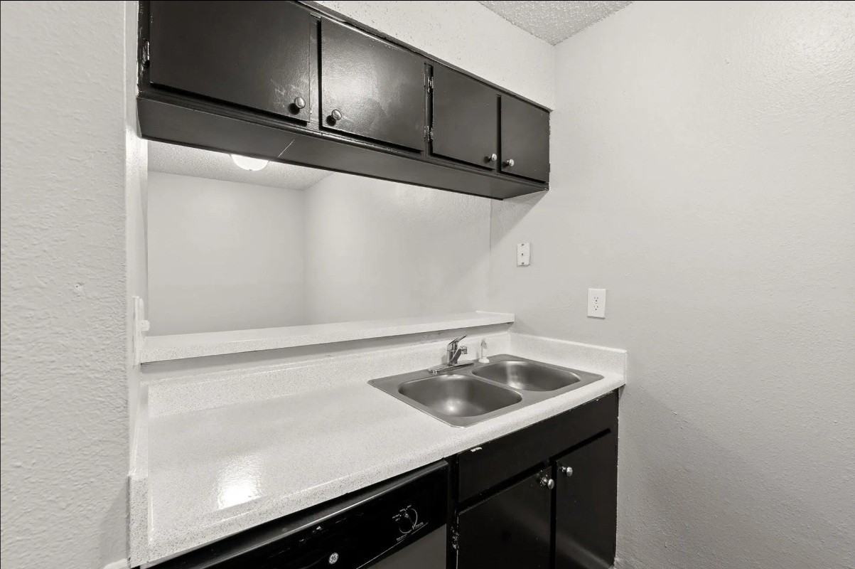 E Oltorf St & Parker Ln #221 - Photo 6 of 13