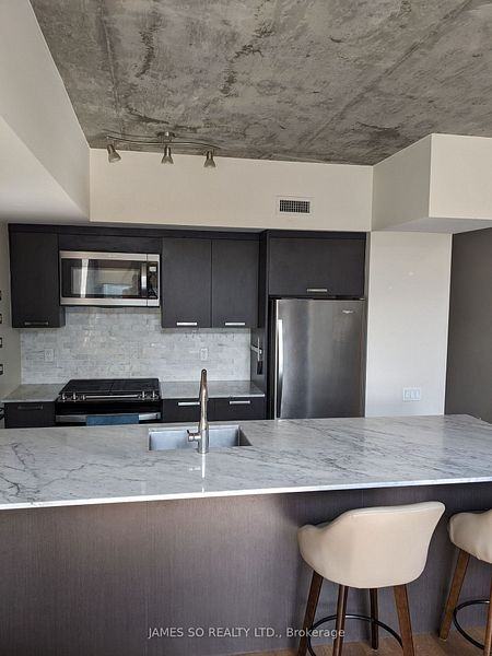 95 Bathurst Street #723 - Photo 3 of 8