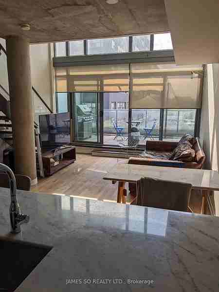 95 Bathurst Street #723 - Photo 2 of 8