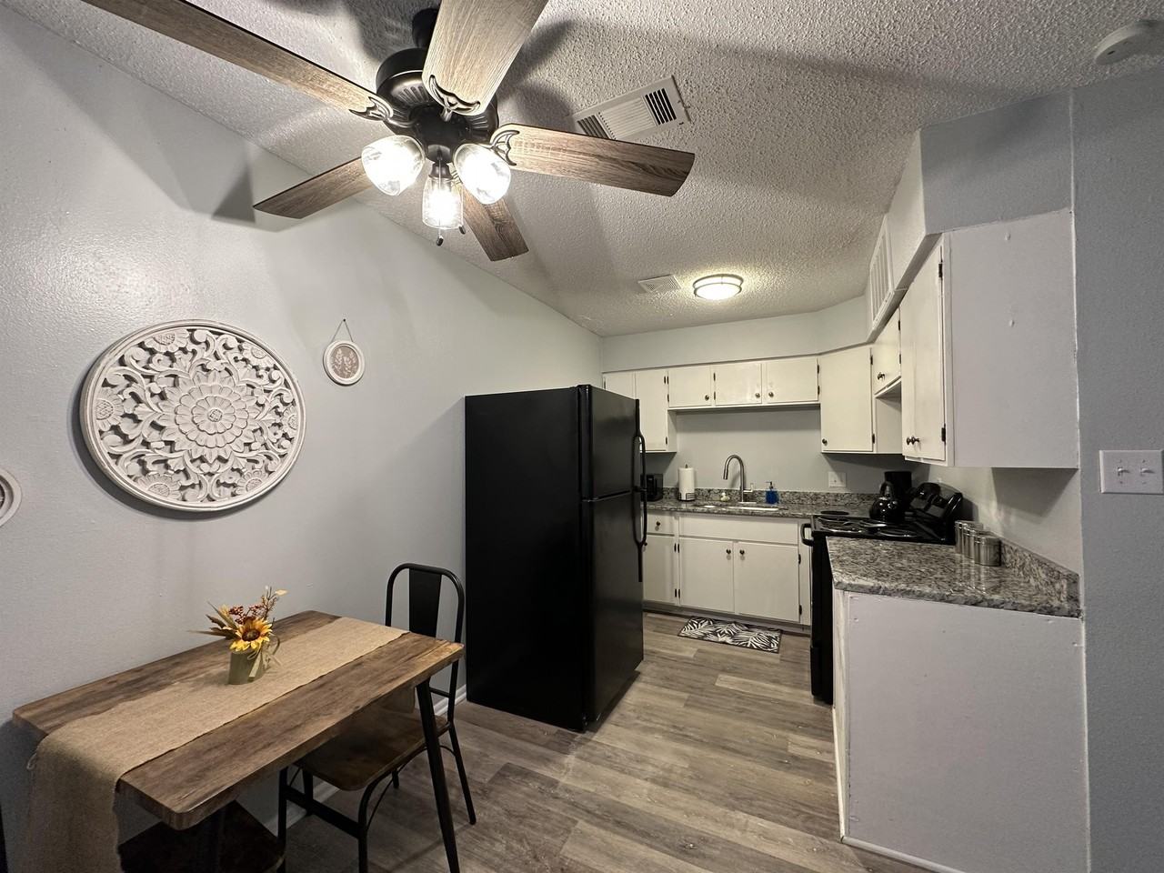 3800 Pine St #4 - Photo 4 of 14