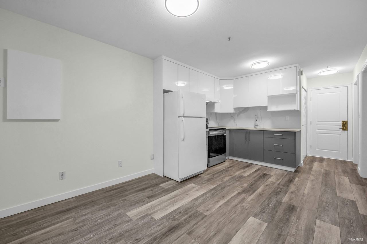 6695 Dumfries Street - Photo 5 of 17