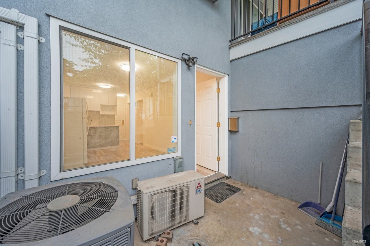 6695 Dumfries Street - Photo 4 of 17