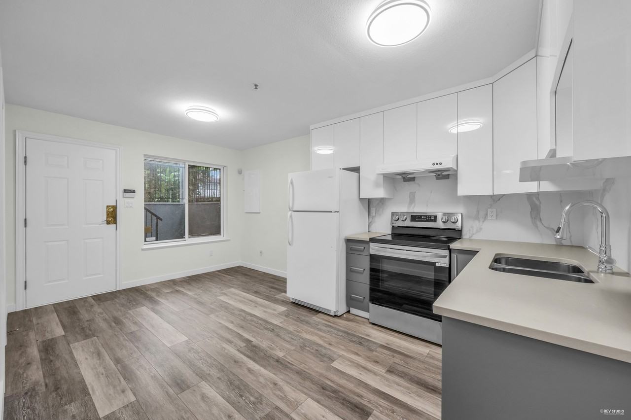 6695 Dumfries Street - Photo 7 of 17