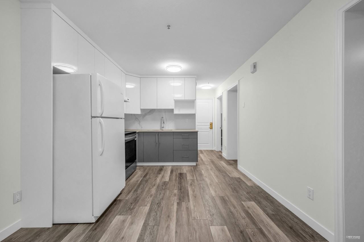 6695 Dumfries Street - Photo 6 of 17