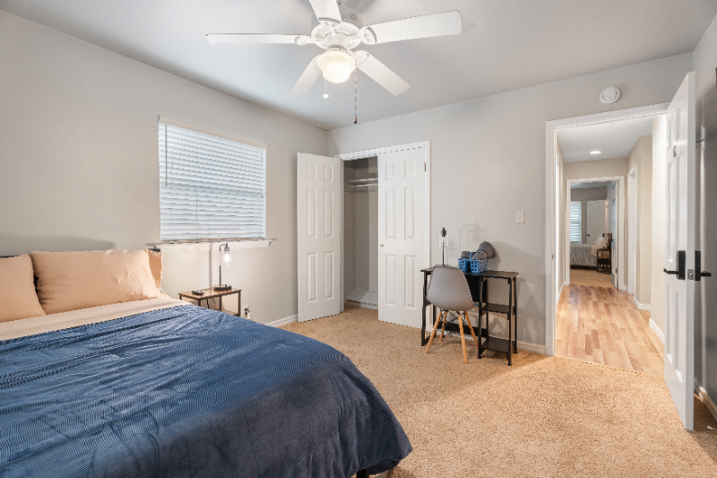 4719 South Lakewood Avenue - Photo 6 of 17