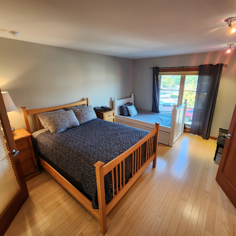 606 Cascade Ave - Photo 4 of 8