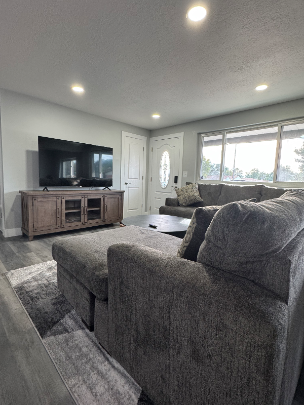 9300 Grove St - Photo 2 of 10