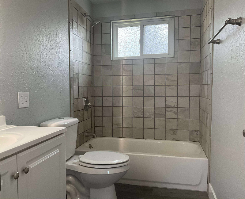 9300 Grove St - Photo 7 of 10