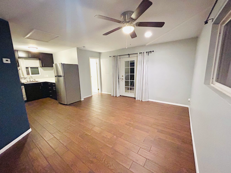 564 13th St - Photo 4 of 14