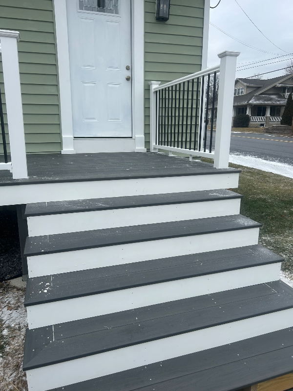 1704 Buchanan Trl E - Photo 2 of 18