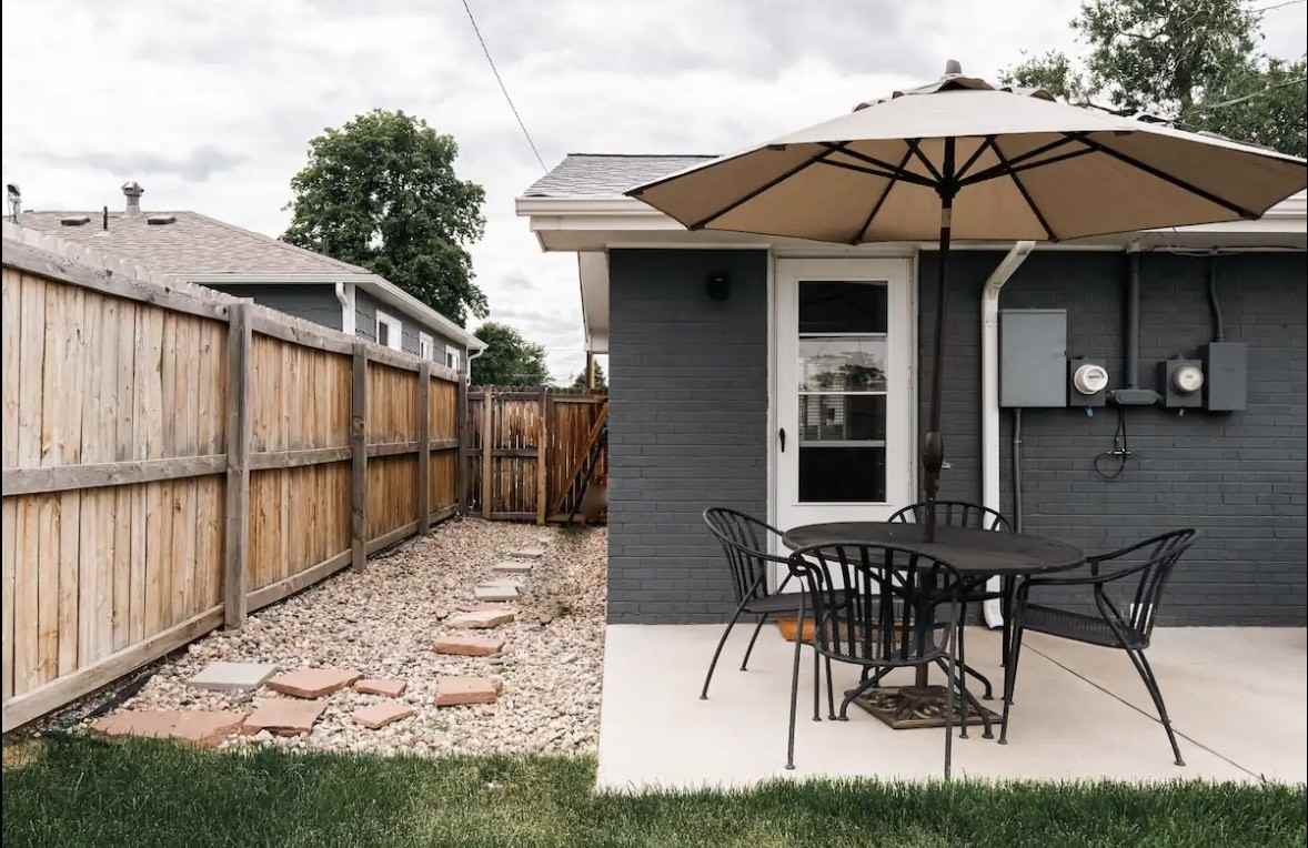 234 S Lowell Blvd #NA - Photo 2 of 12