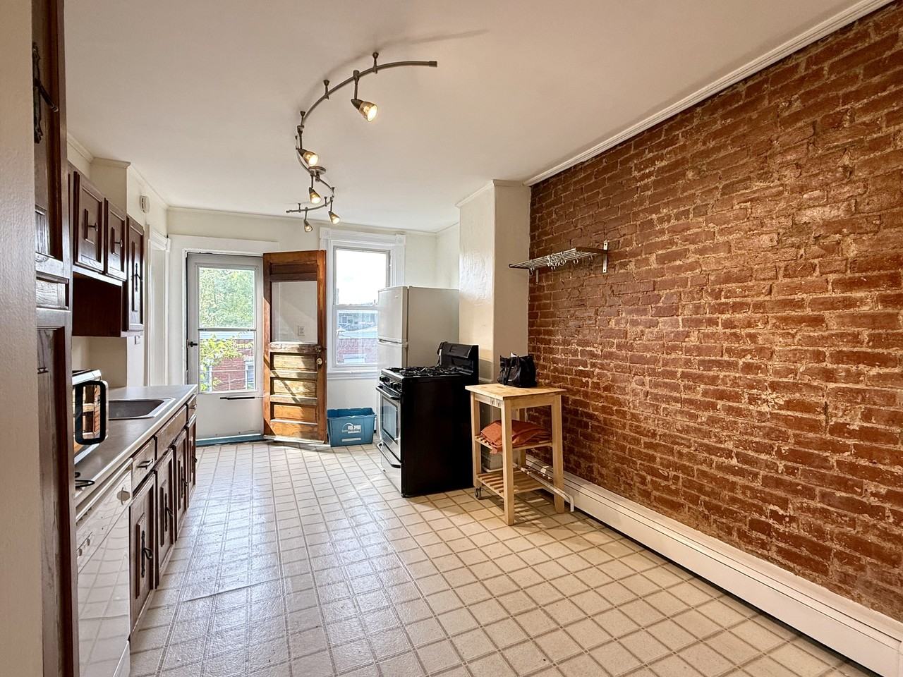 20 Mead St #3A - Photo 2 of 19