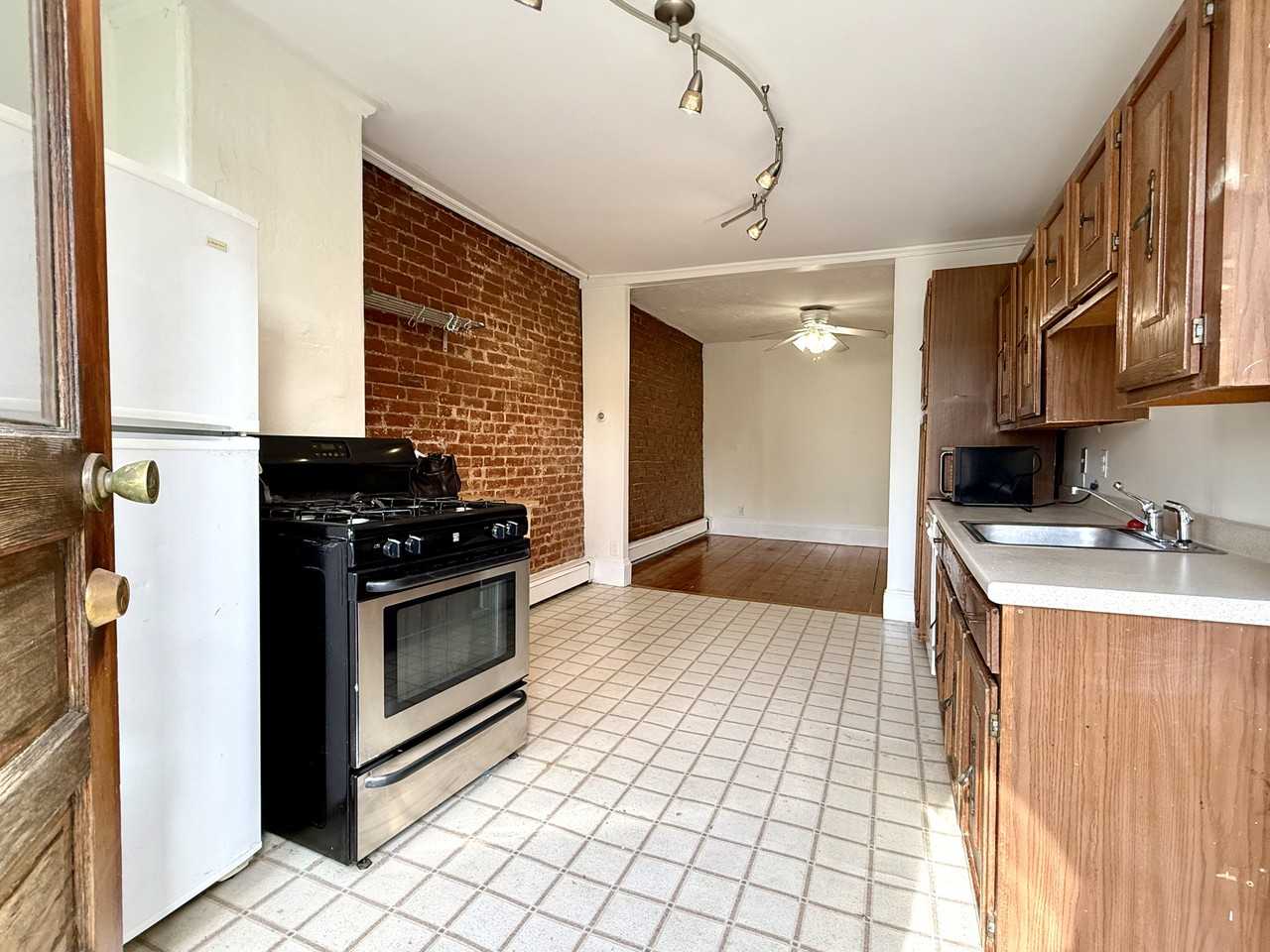 20 Mead St #3A - Photo 5 of 19