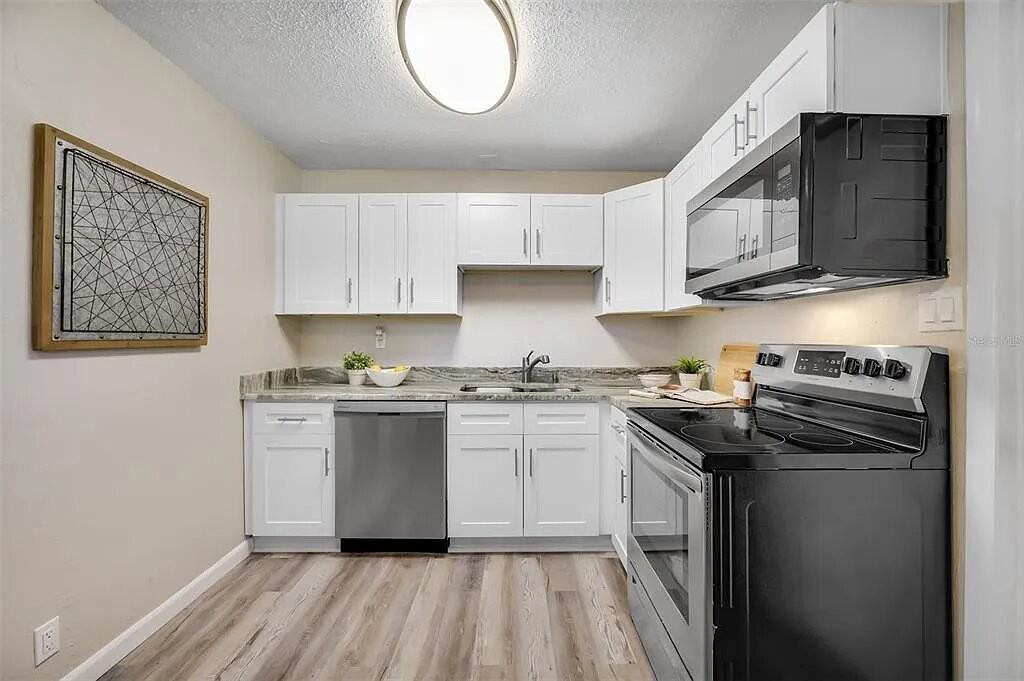 408 61st Ave Ne #NA - Photo 6 of 20