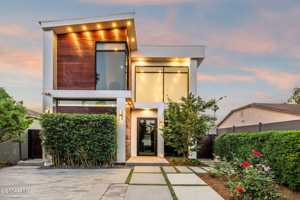 featured image of 829 Flower Ave