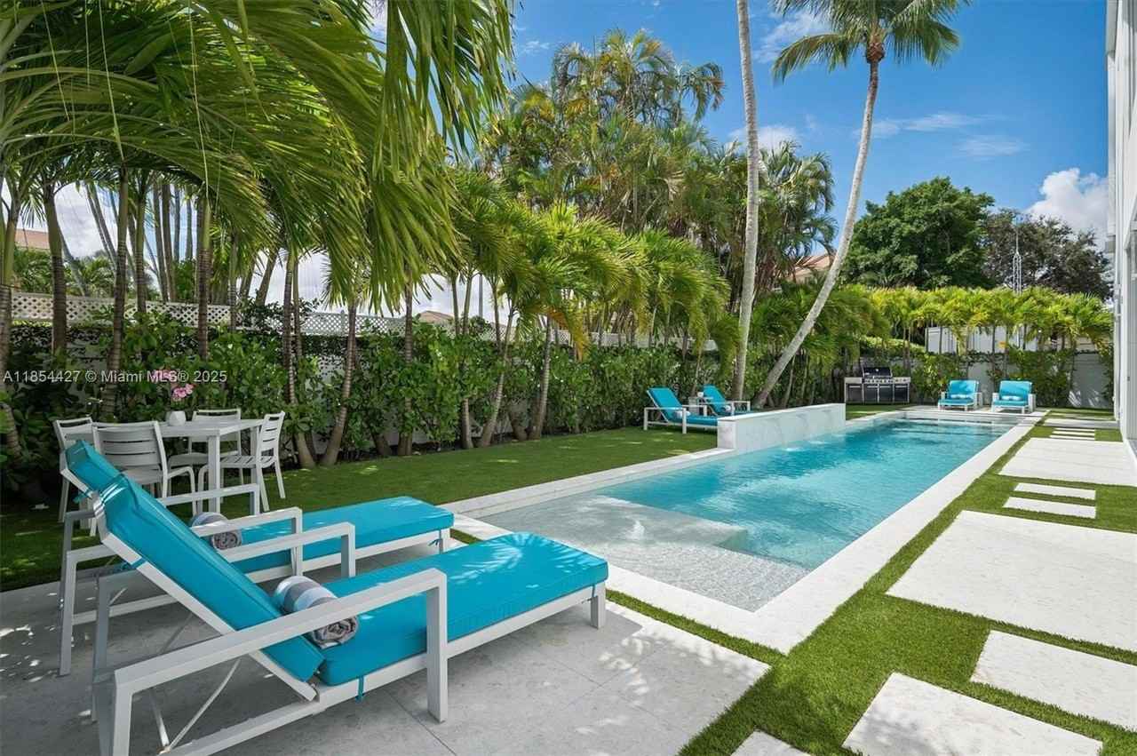 2628 Marcinski Rd - Photo 3 of 50