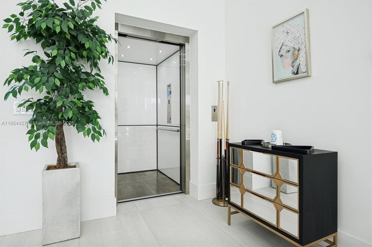 2628 Marcinski Rd - Photo 7 of 50