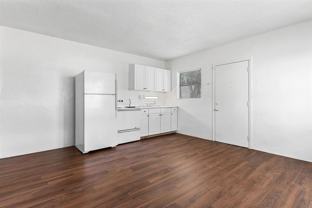 271 Sw 1st St #4A - Photo 1 of 1