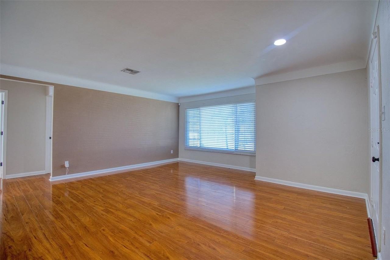 2901 52nd St N - Photo 5 of 27