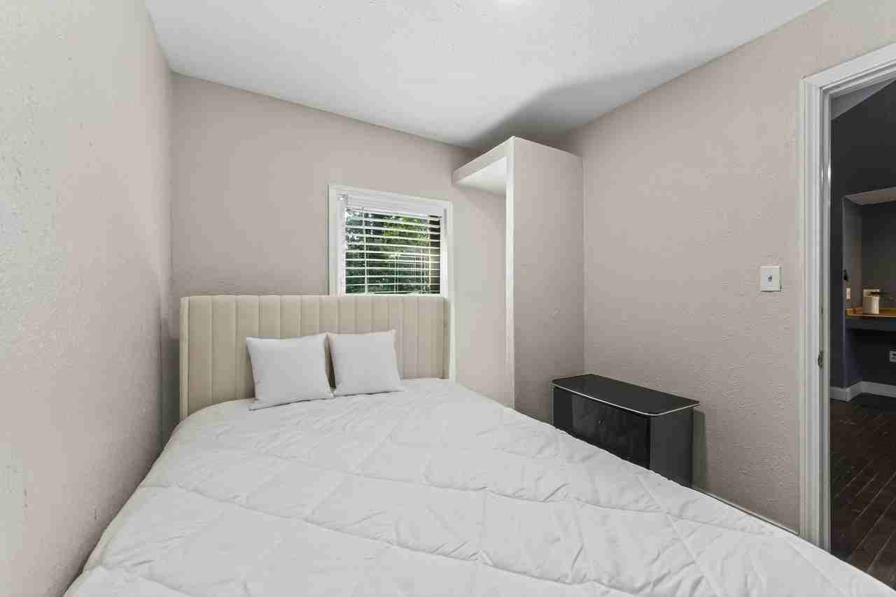 E 79th St - Photo 4 of 4