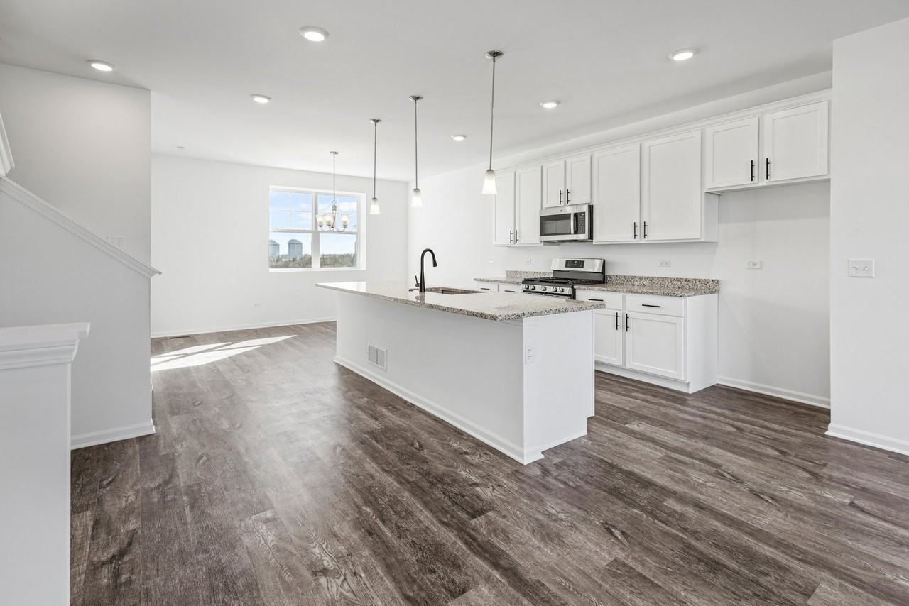 1587 Syracuse Dr - Photo 3 of 28