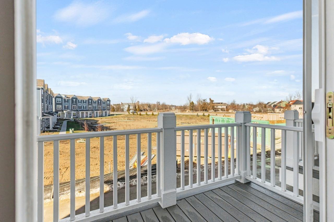 1587 Syracuse Dr - Photo 7 of 28