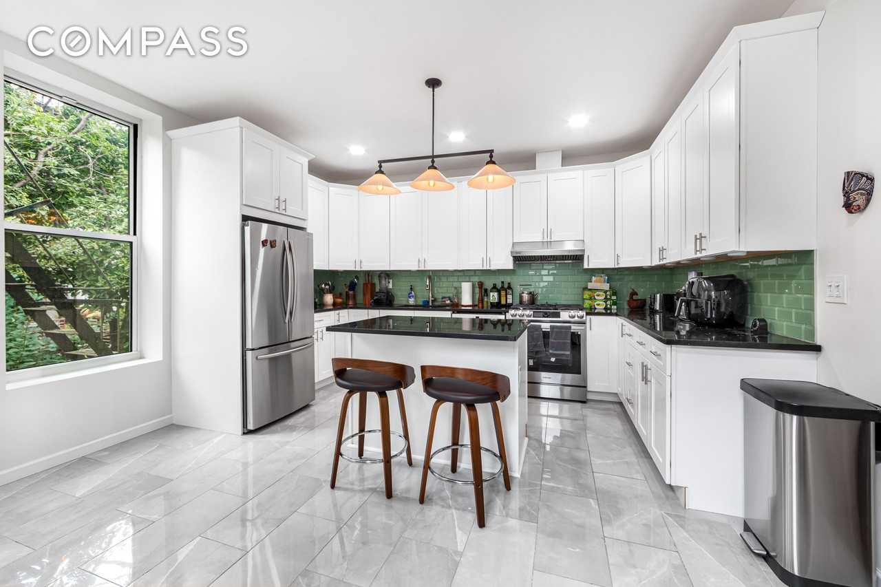 87 Wyckoff St #2 - Photo 3 of 8