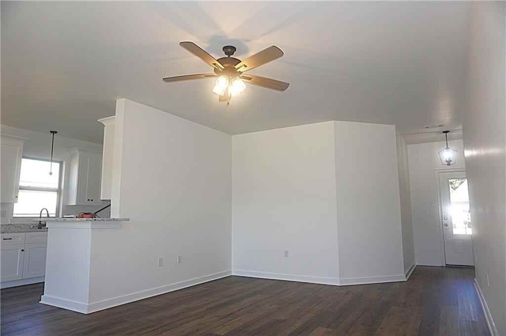 357 Mansfield Dr - Photo 3 of 20