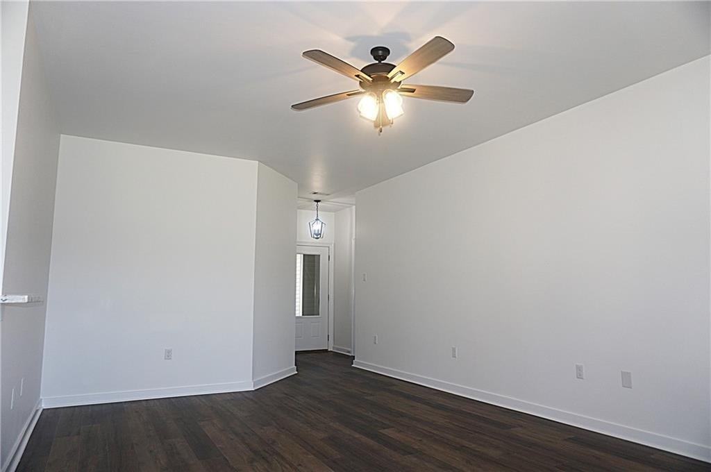 357 Mansfield Dr - Photo 4 of 20