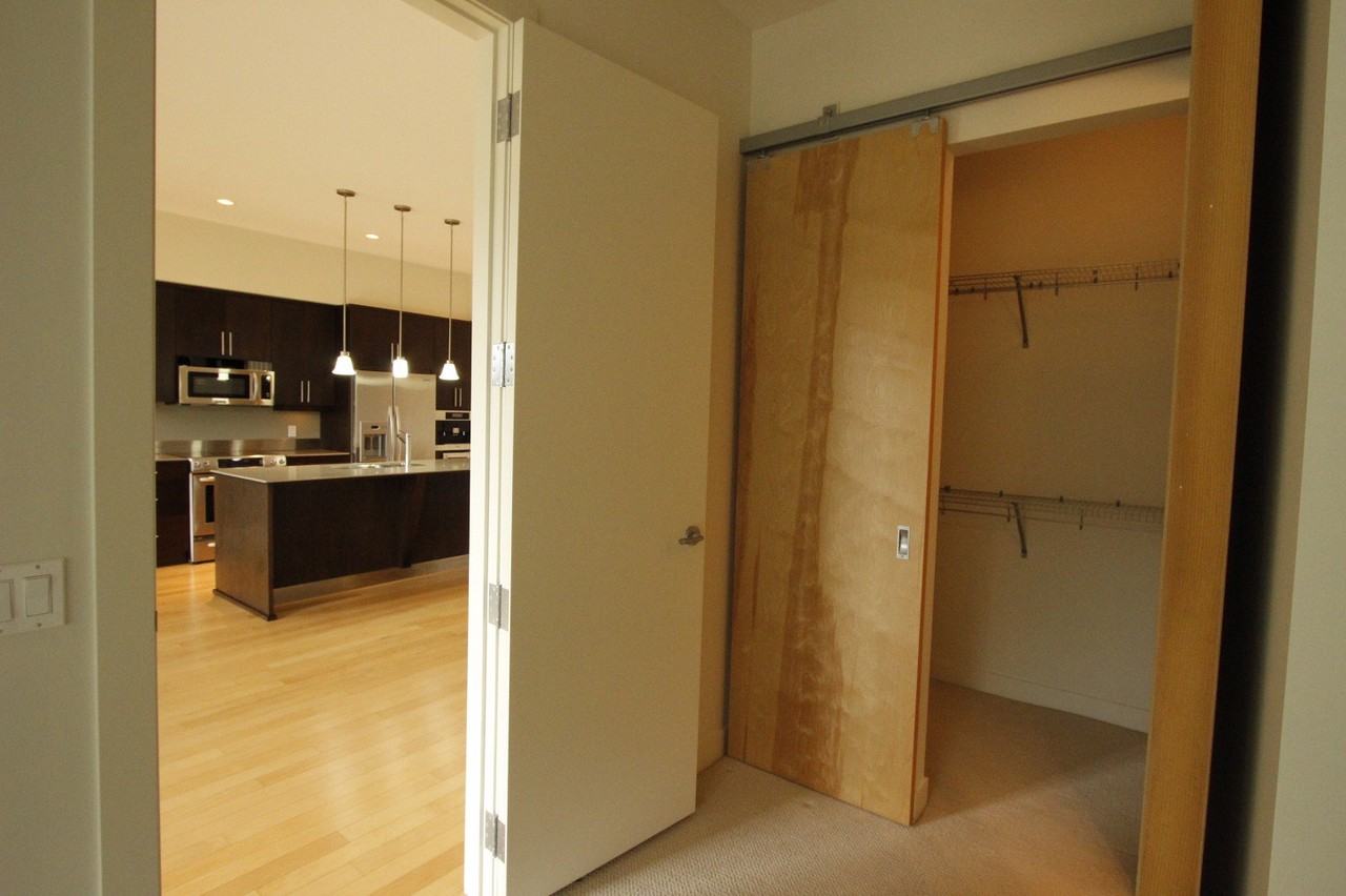 1495 Graham St - Photo 6 of 18